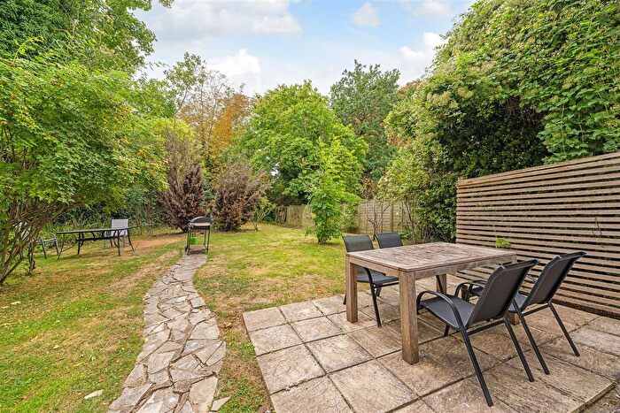2 Bedroom Flat For Sale In Thurlow Park Road, London, SE21