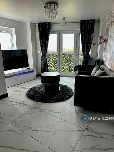 2 Bedroom Flat To Rent In Kittiwake House, Slough, SL1