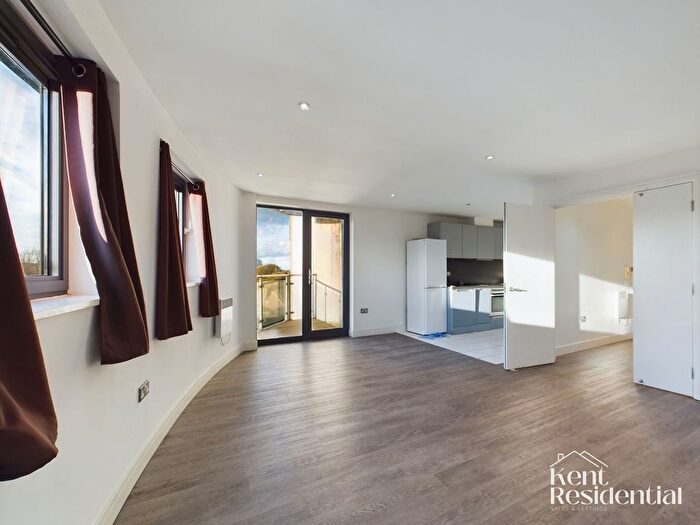 1 Bedroom Flat To Rent In Barrier Road, The Eye, ME4