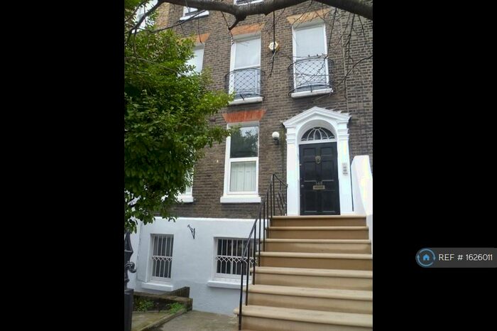 2 Bedroom Flat To Rent In Kennington Park Road, London, SE11