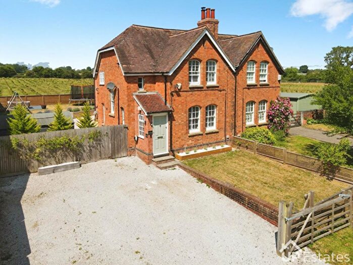 3 Bedroom Semi-Detached House For Sale In Bond End, Monks Kirby, Rugby, CV23