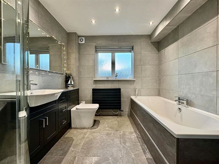 4 Bedroom Detached House For Sale In Tithefields, Fenay Bridge, Huddersfield, HD8