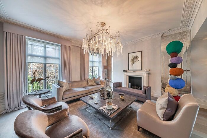 5 Bedroom Town House To Rent In Brompton Square, London, SW3