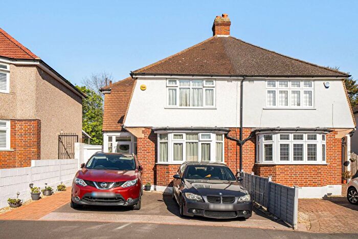 3 Bedroom Semi Detached House For Sale In Winlaton Road, Bromley, BR1