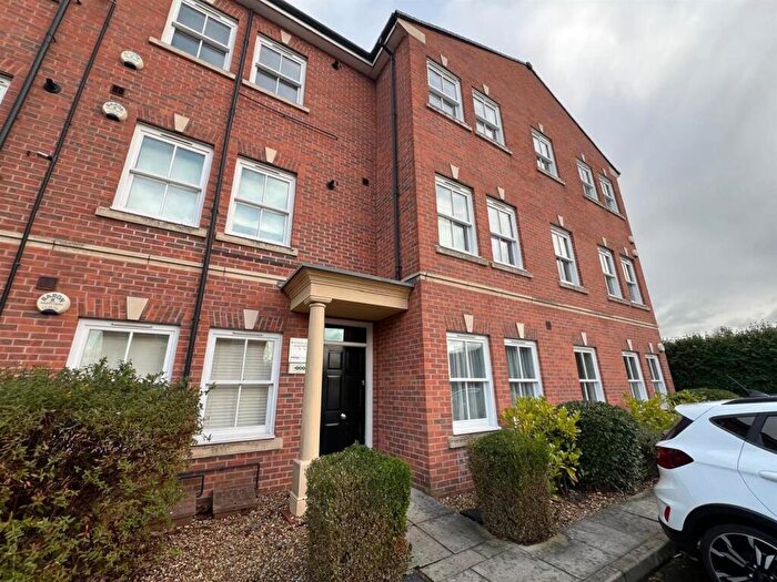 2 Bedroom Apartment To Rent In Hatters Court, Stockport, SK1