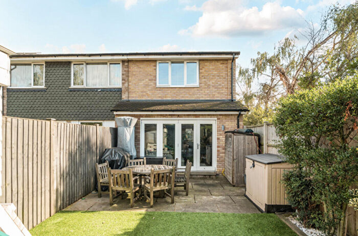 2 Bedroom End Of Terrace House For Sale In Trelawney, Rydens Road, Walton On Thames, Surrey, KT12