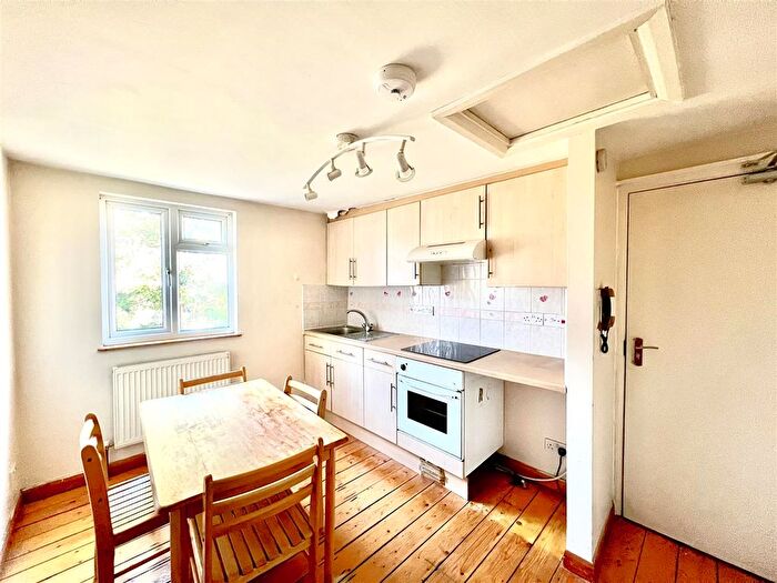 1 Bedroom Flat To Rent In Cross Lances Road, Hounslow, TW3