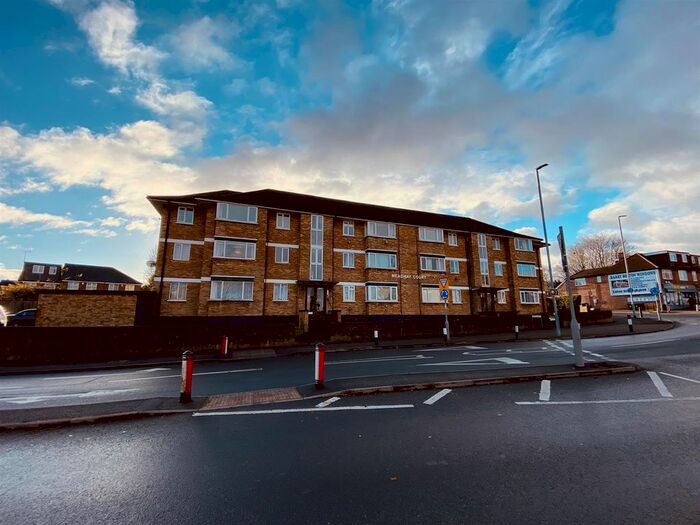 2 Bedroom Flat To Rent In West Street, Dunstable LU6