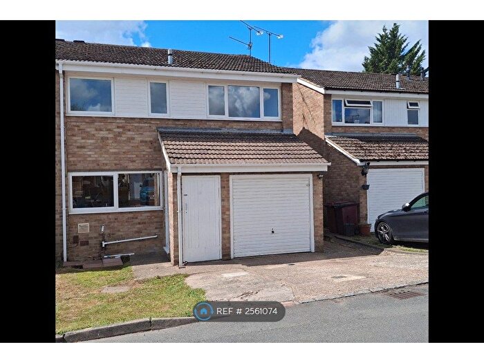 3 Bedroom Semi-Detached House To Rent In Netley Close, Reading, RG4