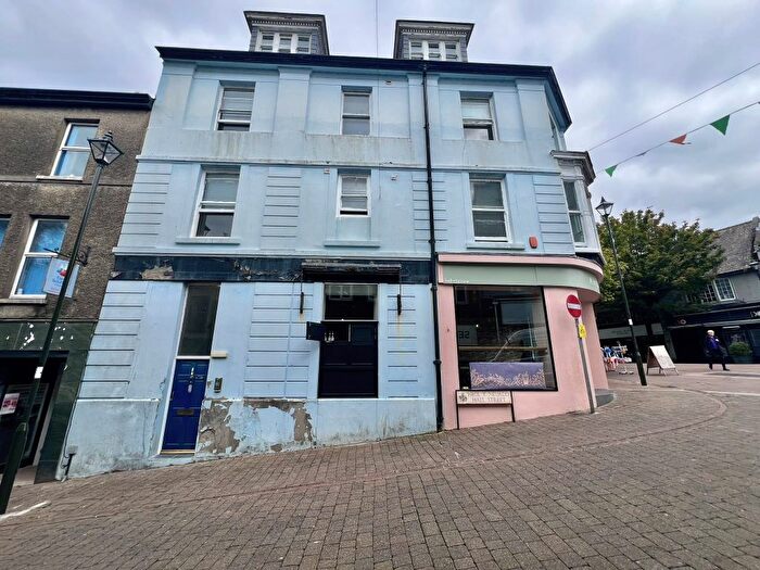 1 Bedroom Flat To Rent In Hall Street, Carmarthen, Carmarthenshire, SA31