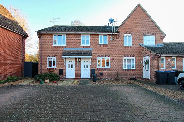 2 Bedroom Semi-Detached House To Rent In Walton Close, CB7