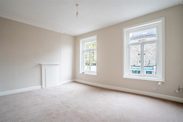1 Bedroom Flat To Rent In First Floor Flat Scarcroft Road, York, YO23