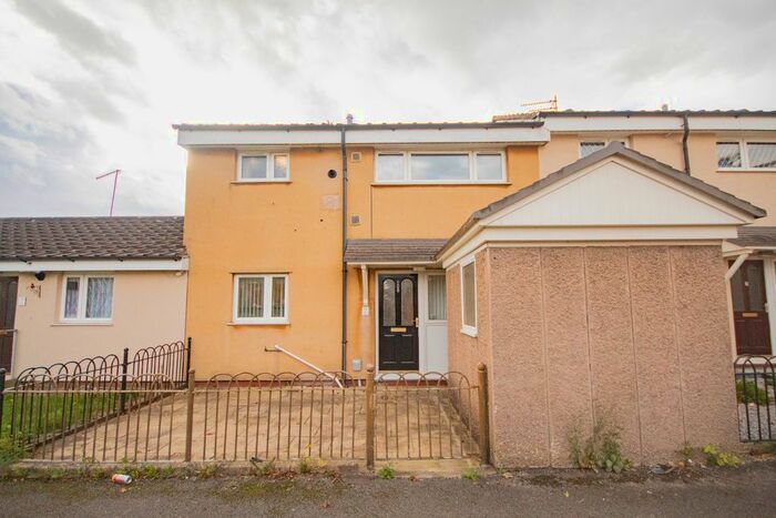 3 Bedroom Terraced House To Rent In Biggin Avenue, Hull, HU7