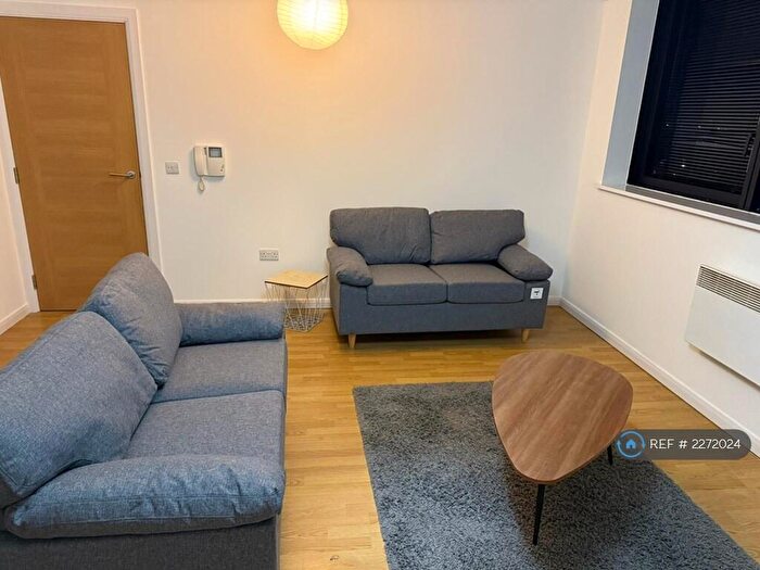 1 Bedroom Flat To Rent In Mann Island, Liverpool, L3