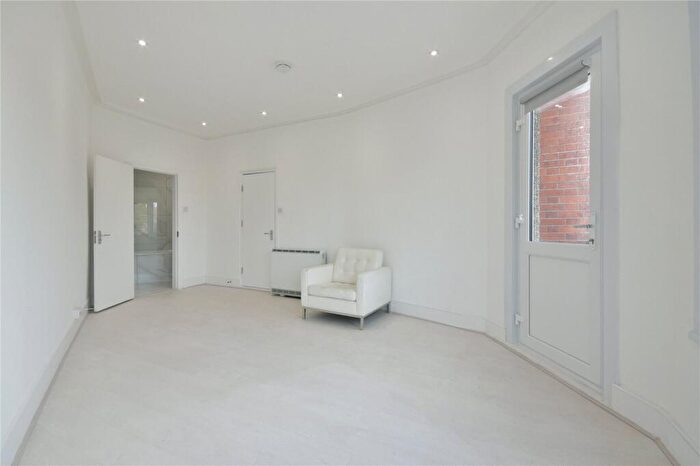 1 Bedroom Flat To Rent In Gainsborough Road, Woodside Park, N12