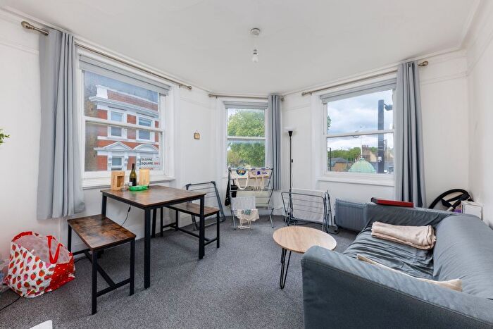 2 Bedroom Flat To Rent In New Kings Road, London, SW6