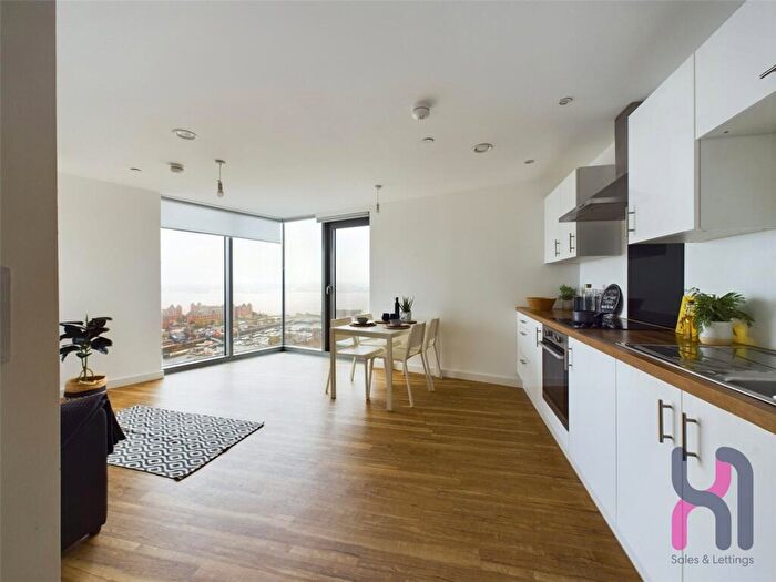 2 Bedroom Flat To Rent In The Tower, Plaza Boulevard, Plaza Boulevard, Liverpool, L8