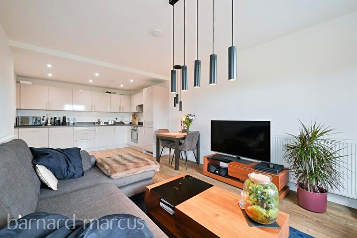 2 Bedroom Flat For Sale In London Road, Wallington, SM6