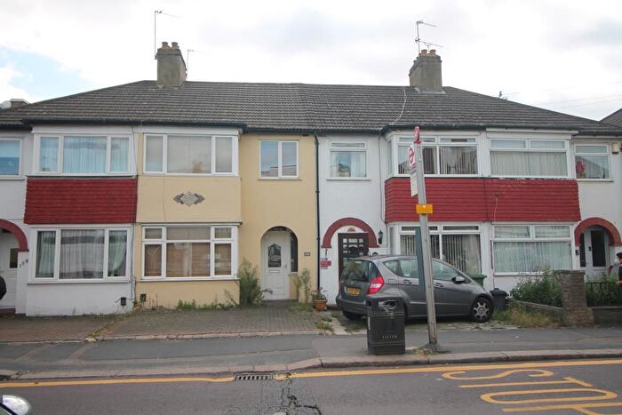 3 Bedroom Terraced House To Rent In Heath Park Road, Heath Park, Romford, RM2