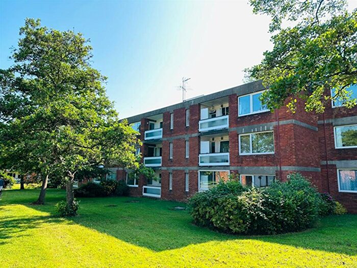 2 Bedroom Flat To Rent In The Alders, Frenchay, BS16
