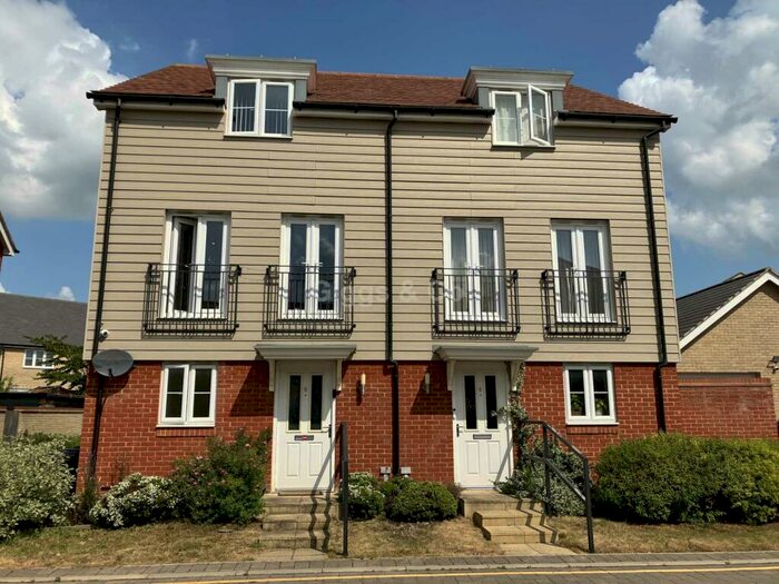 3 Bedroom Town House To Rent In Gorse Crescent, St Neots, PE19