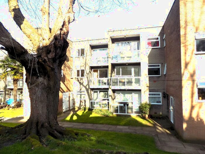 2 Bedroom Flat To Rent In Acresgate Court, Liverpool, L25