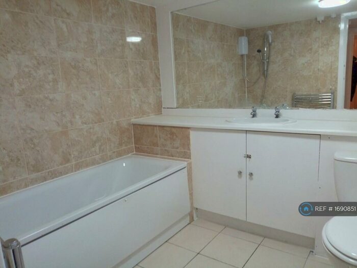 3 Bedroom Terraced House To Rent In Delce Road, Rochester, ME1