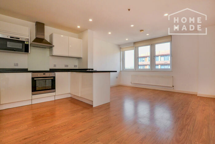 1 Bedroom Flat To Rent In Trafford House, Basildon, SS16