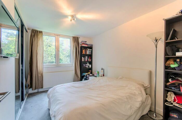 1 Bedroom Flat To Rent In Winterfold Close, Wandsworth, London, SW19