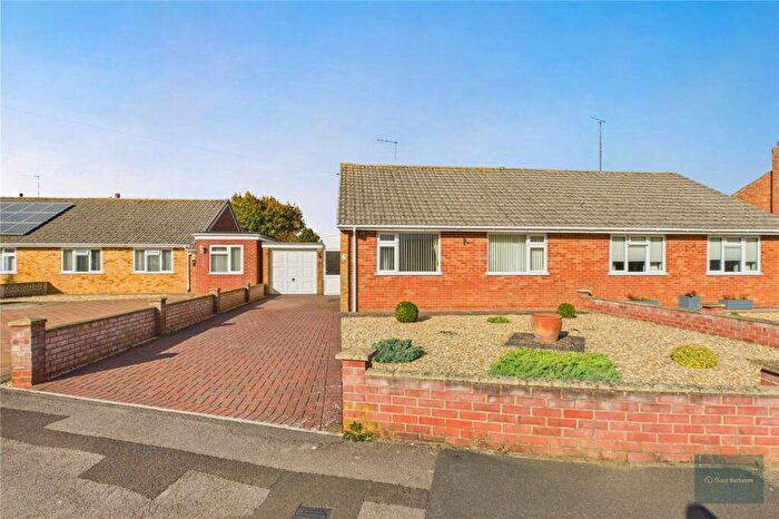 2 Bedroom Bungalow For Sale In Greenwood Road, Wiltshire, SN12