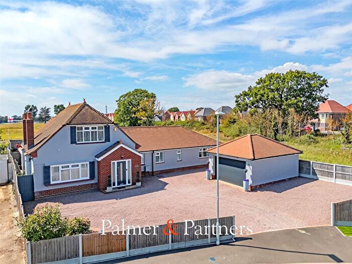 4 Bedroom Detached House For Sale In Sladburys Lane, Clacton-on-Sea, Essex, CO15