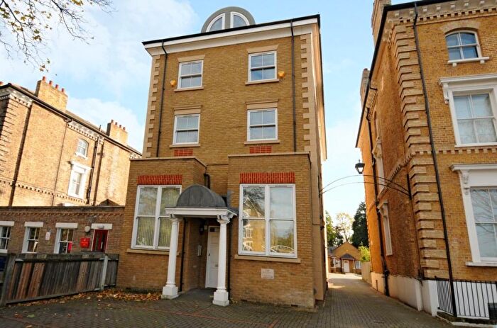 2 Bedroom Flat To Rent In Thurlow Park Road, London, SE21