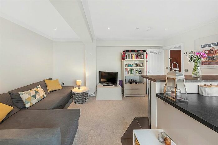 1 Bedroom Flat To Rent In Balham High Road, London SW17