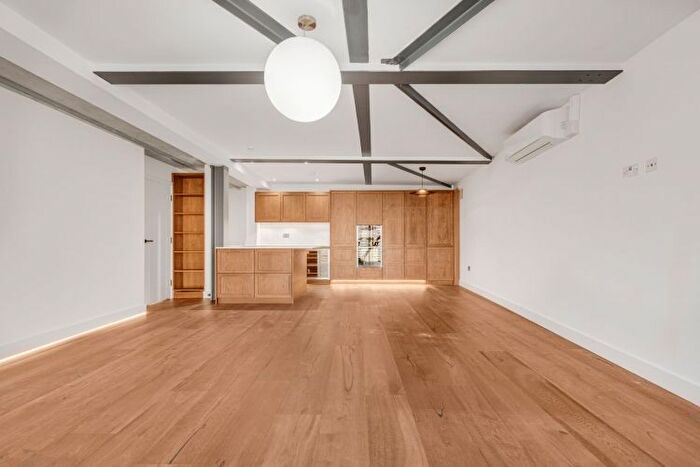 3 Bedroom Flat To Rent In Micawber Street, London, N1