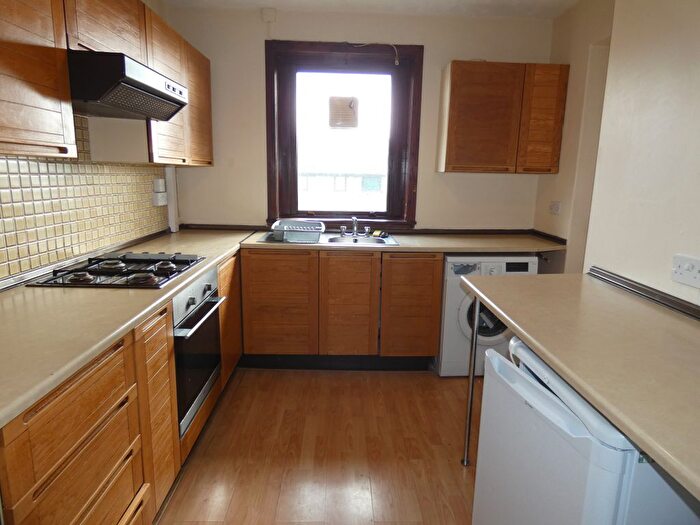 2 Bedroom Flat For Sale In Willowpark Place, Aberdeen, AB16