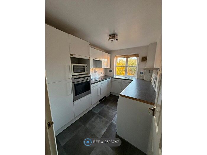 2 Bedroom Flat To Rent In Century House, London, SE8