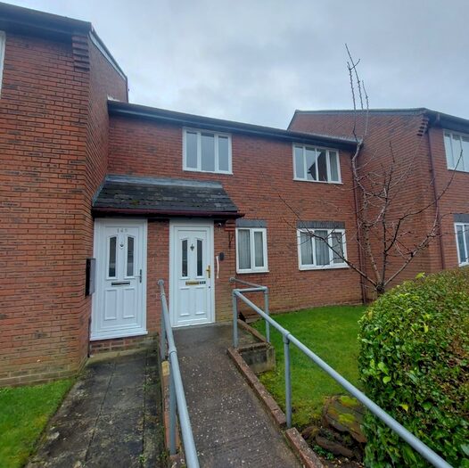 2 Bedroom Maisonette To Rent In Dickens Court, Stonecross Road, Hatfield, Hertfordshire, AL10