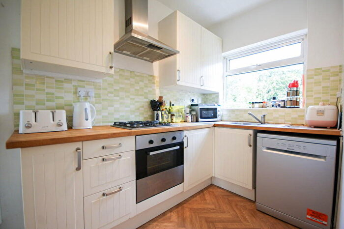 4 Bedroom Semi-Detached House To Rent In Cherington Road, Selly Oak, Birmingham, B29
