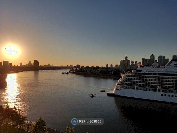 2 Bedroom Flat To Rent In Canary View, London, SE10