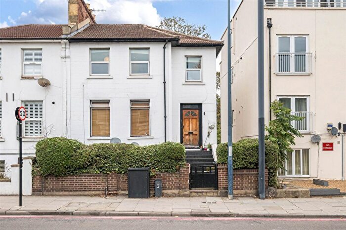 2 Bedroom Flat For Sale In Stanstead Road, London, SE23