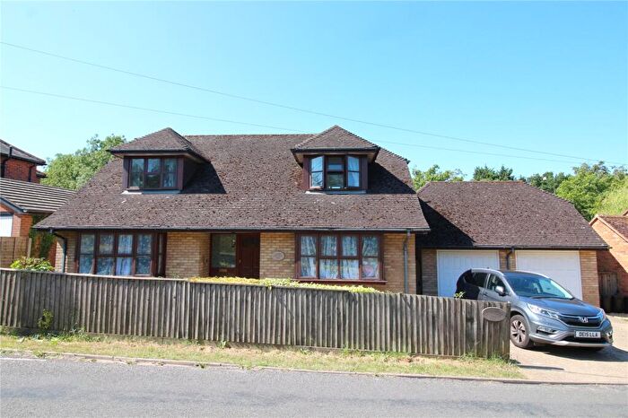 3 Bedroom Detached House For Sale In St James Road, Sway, Hampshire, SO41