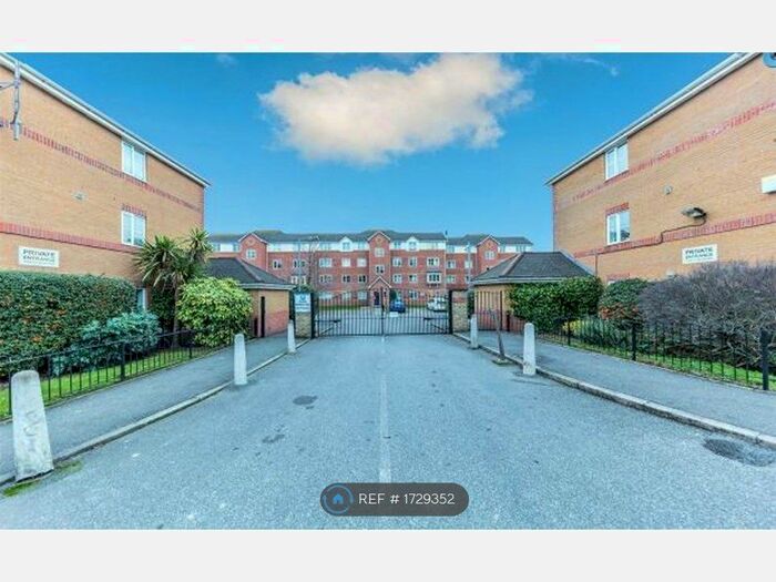 2 Bedroom Flat To Rent In Dairyman Close, London, NW2