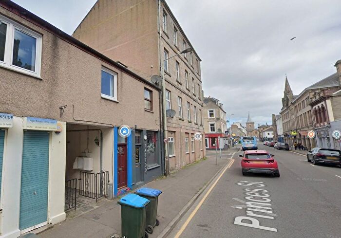 2 Bedroom Flat To Rent In Princes Street, Perth, PH2