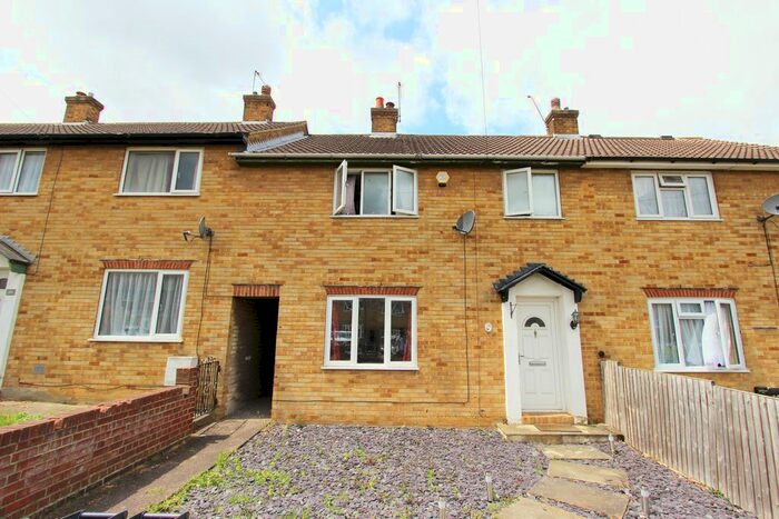 3 Bedroom Terraced House For Sale In Kirby Road, Dartford, Kent, DA2