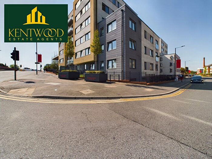1 Bedroom Flat To Rent In West Central, Stoke Road, Slough, SL2