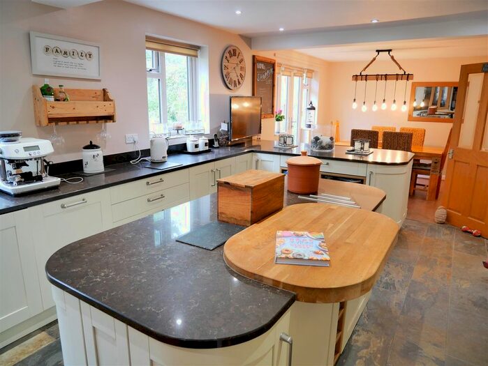 4 Bedroom Semi-detached House For Sale In Snowhill, Hilmarton, Calne, SN11