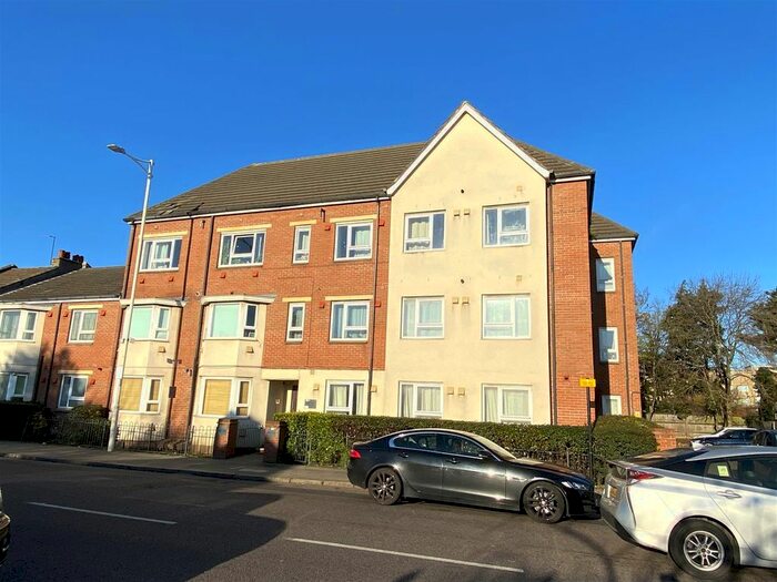 1 Bedroom Flat To Rent In Tarragon Court, Green Lane, Ilford, IG1