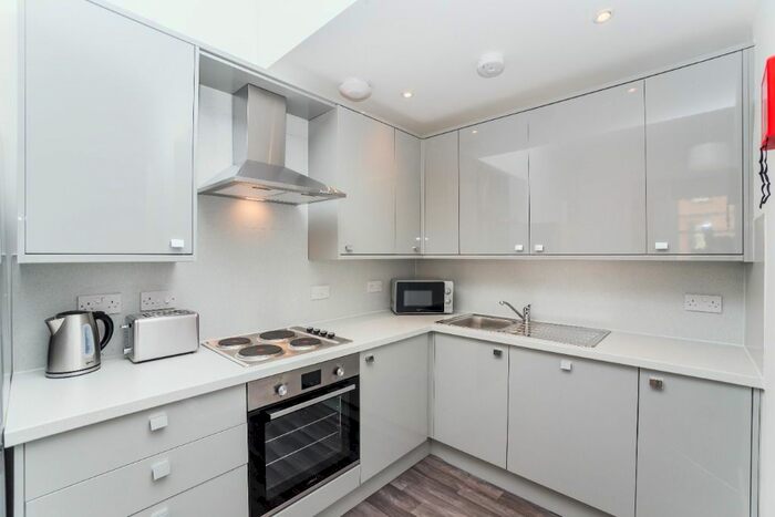 3 Bedroom Flat To Rent In Dalkeith Road, Newington, Edinburgh, EH16