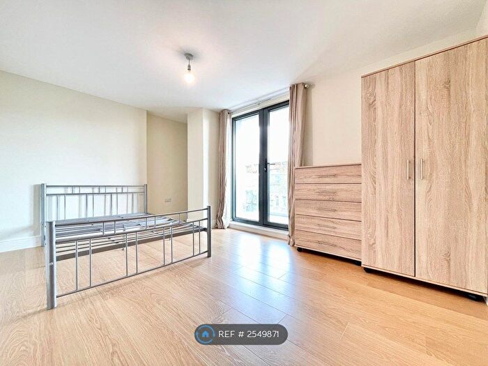 1 Bedroom Flat To Rent In Charter House, Ilford, IG1