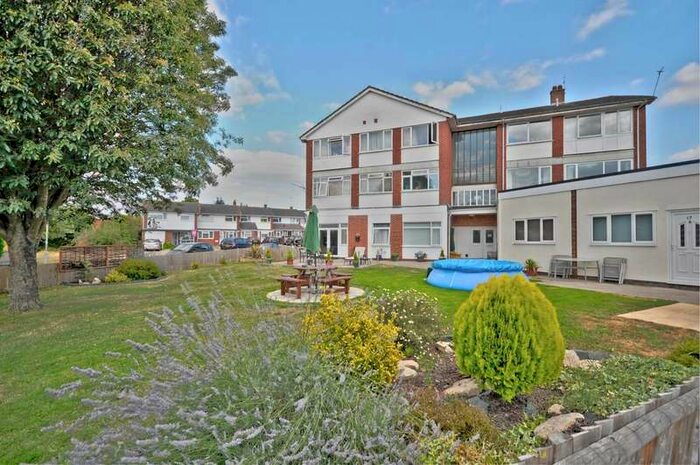 2 Bedroom Apartment To Rent In Glynswood House, Greenwood Meadow, OX39